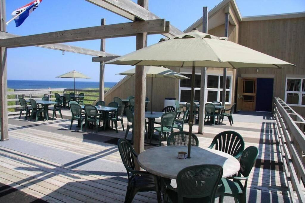 Chalet Beachside W/beach Access - Aboiteau *